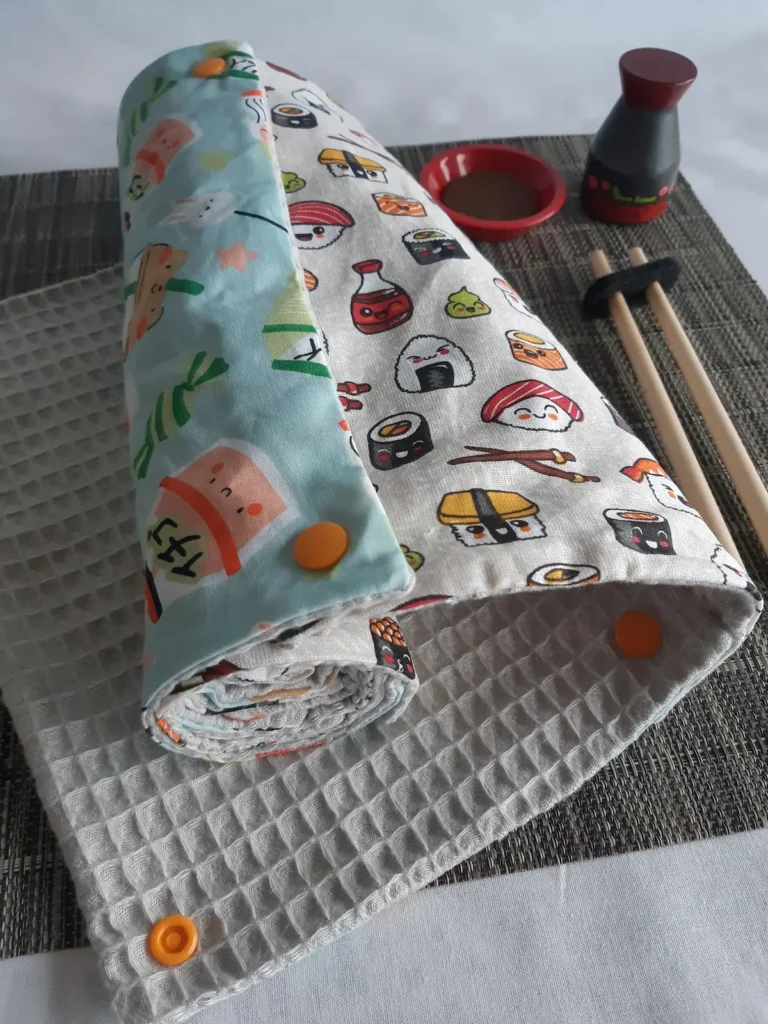 joli rouleau d'essuie-tout lavable en éponge nid d'abeille motifs sushi kawaii Cousu Mel Le Havre