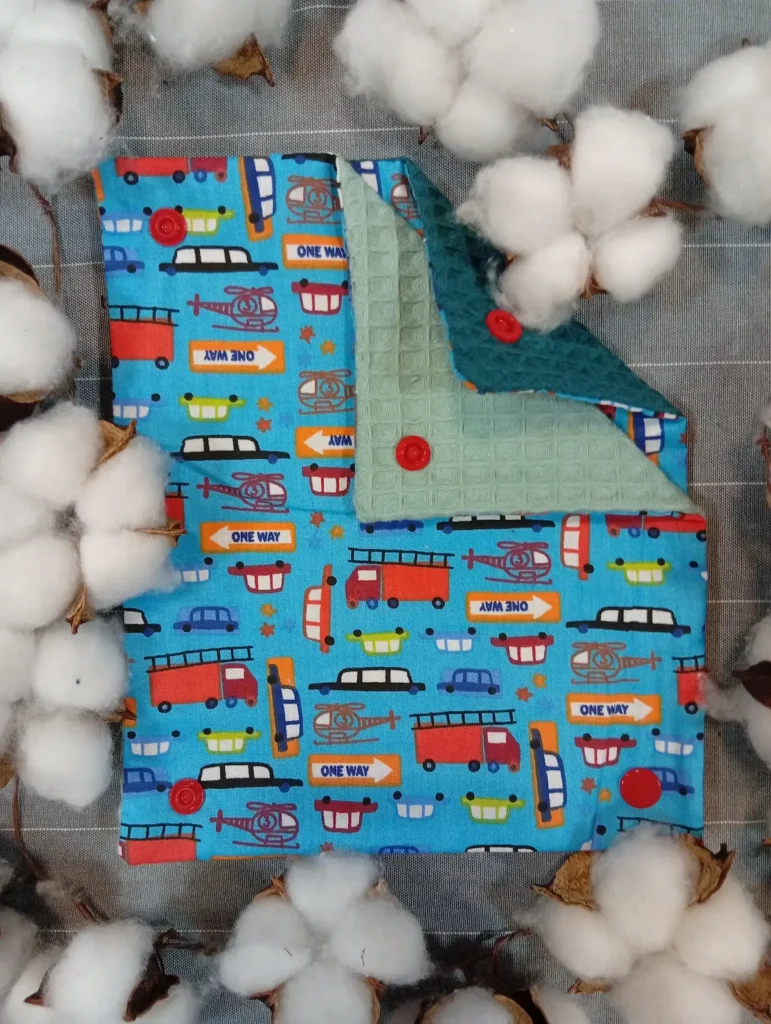 Joli essuie-tout lavable en éponge nid d'abeille motif pour enfant véhicules voiture camion pompier - Cousu Mel Le Havre