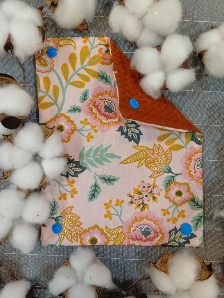 Joli essuie-tout lavable en éponge nid d'abeille motifs à fleurs Alba - Cousumel Le Havre