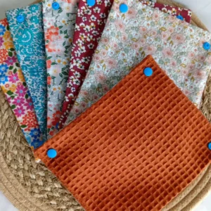 Joli essuie-tout lavable en éponge nid d'abeille (rouleau à composer) motifs à fleurs printanier et vieux prénoms féminins - Cousu Mel Le Havre