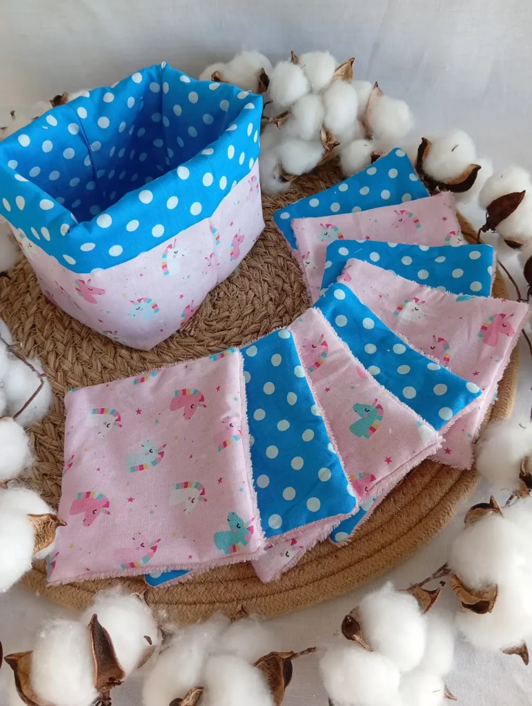 panier motifs pois et licornes avec 8 lingettes en balbou rose : entretien facile au sèche-linge